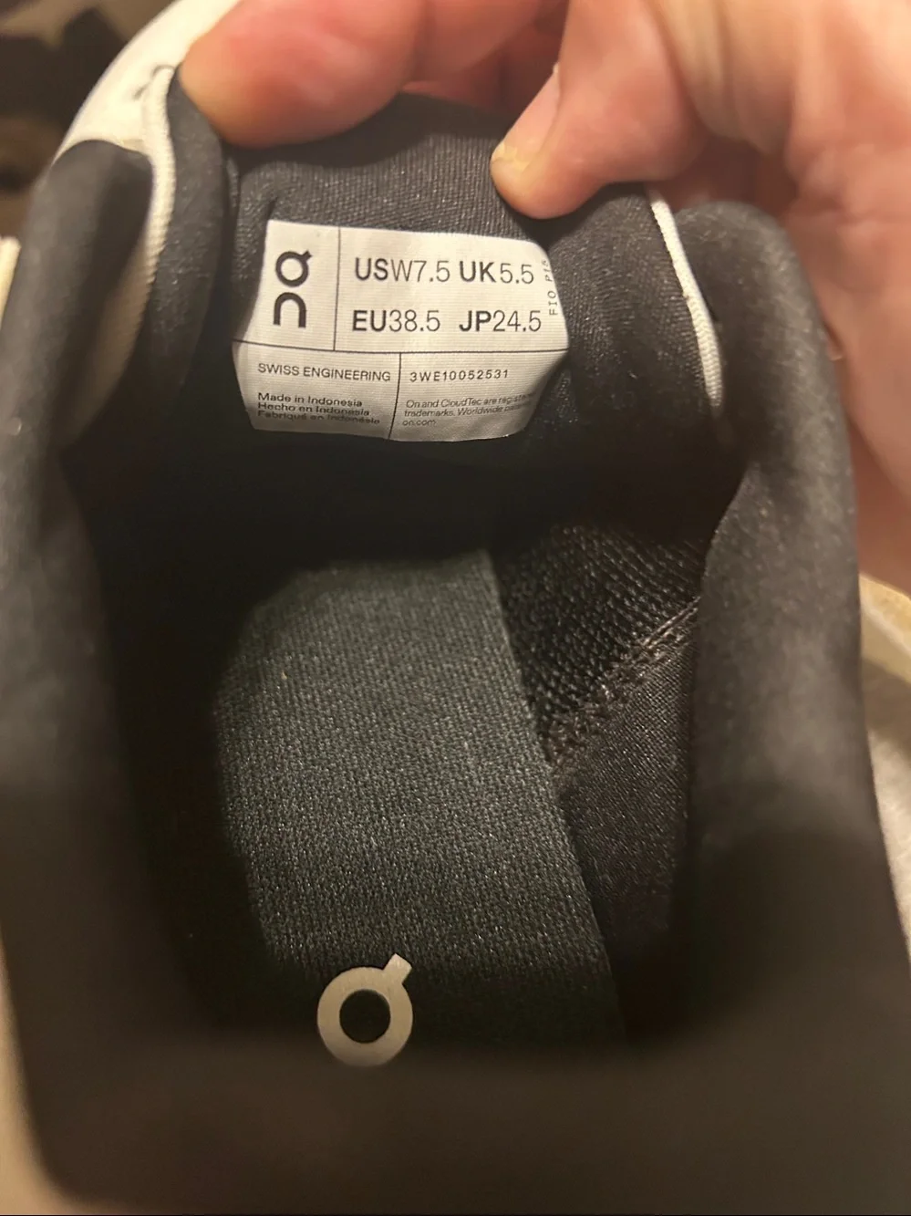 On Cloudtilt Running Shoes size 7.5